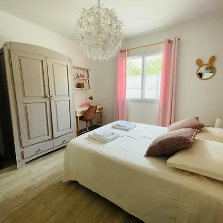 Villa *