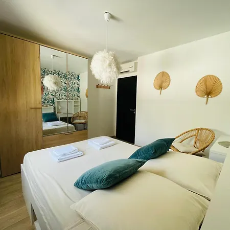 Villa Villa *